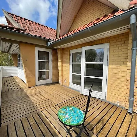 Saerpraeget & Teatralsk Villa, Med Skon Udsigt Villa *