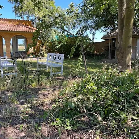 Saerpraeget & Teatralsk Villa, Med Skon Udsigt Villa