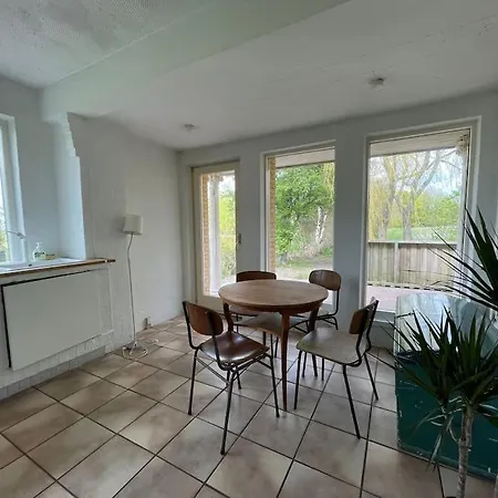 Saerpraeget & Teatralsk Villa, Med Skon Udsigt Villa *