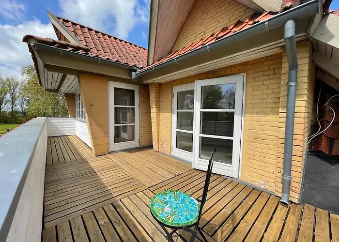 Saerpraeget & Teatralsk Villa, Med Skon Udsigt Villa *